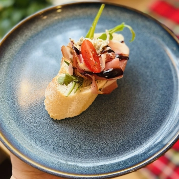 Kanapki z szynką szwardzwaldzką